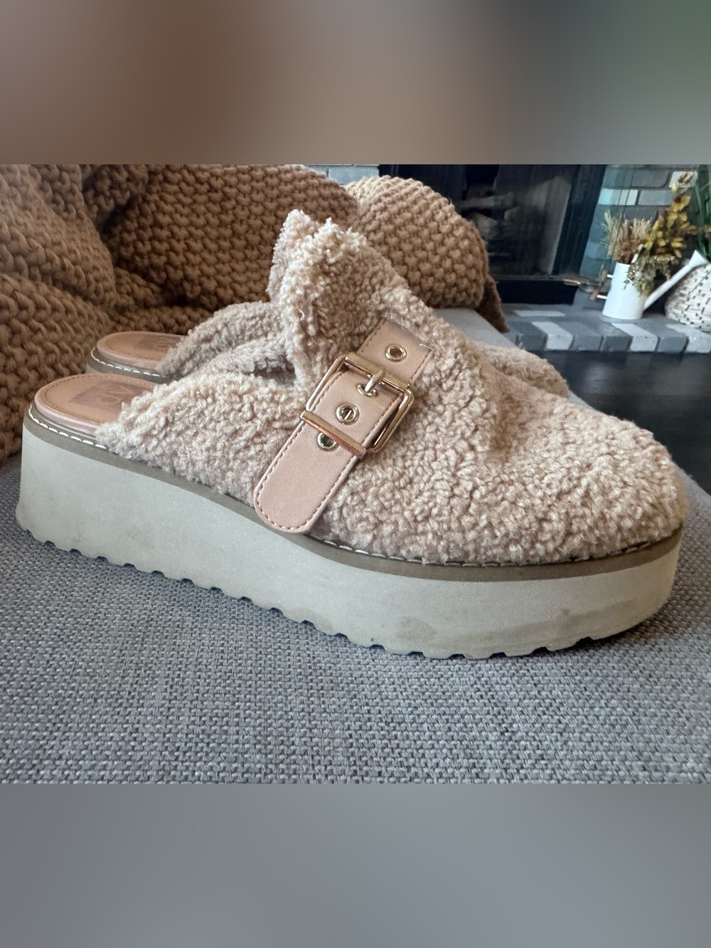Fuzzy sherpa dolce vita platform clog slippers